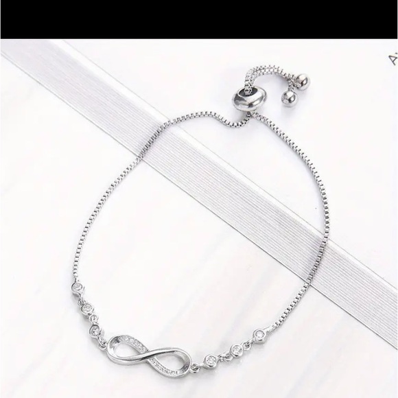 Infinity Symbol Thin Chain Bracelet Inlaid Shiny Faux Crystal Elegant Bracelet - Picture 2 of 3